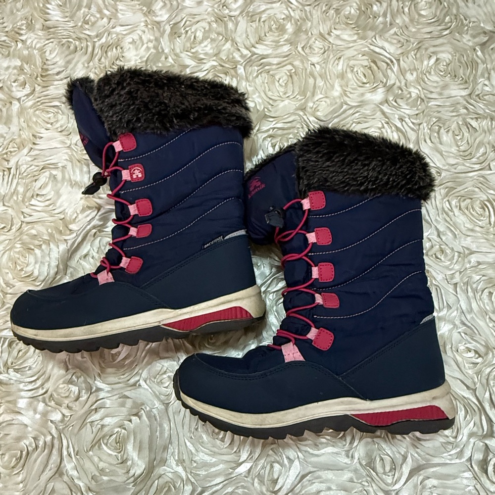 Kamik Navy and Pink big girls Kids Winter snow Boots size 4/5